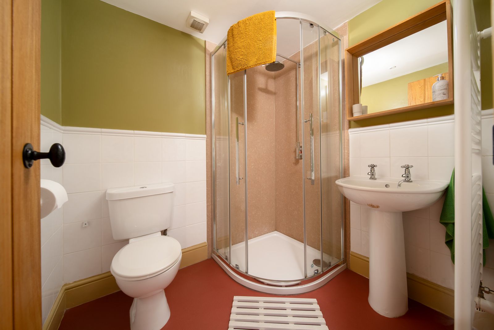 Family bedroom 3 ensuite shower room